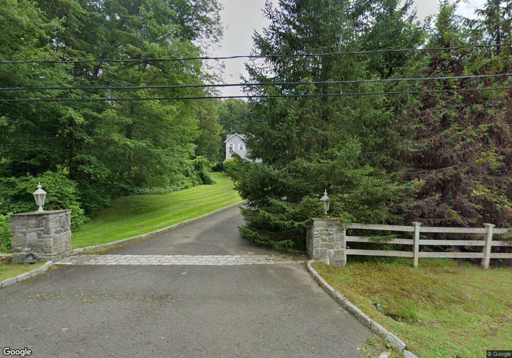 8 Iris Ln, Redding, CT 06896 - photo 1