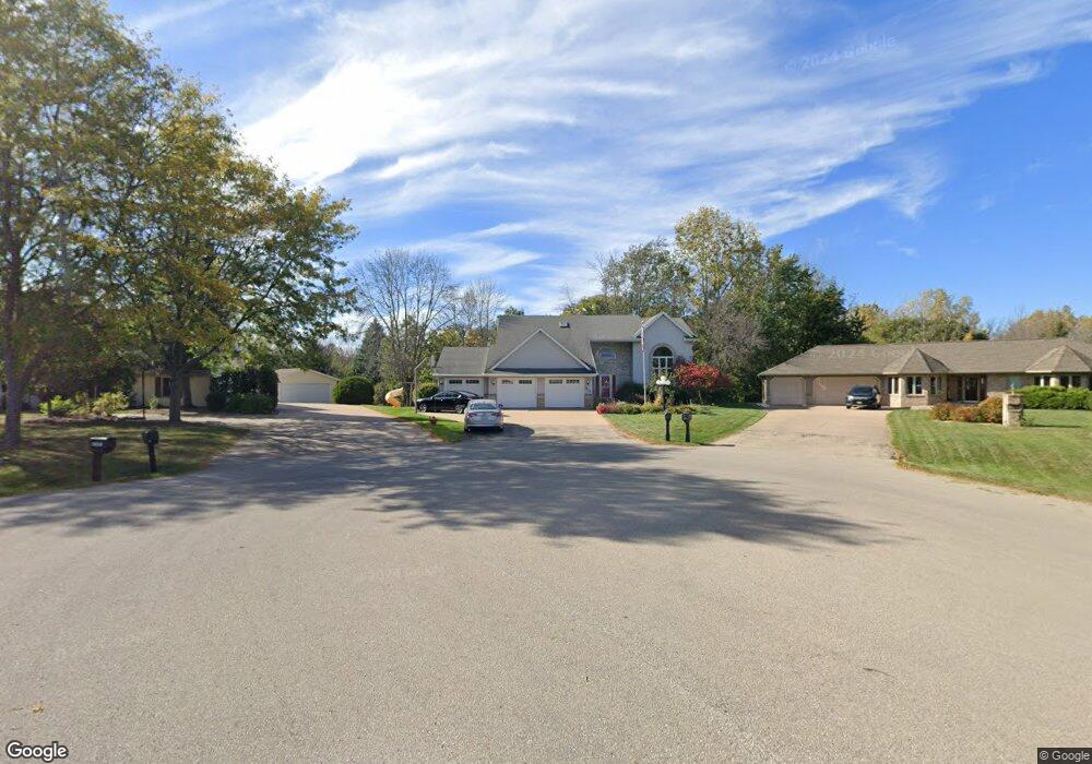 W2656 Maple Ridge Ct, Appleton, WI 54915 - photo 1