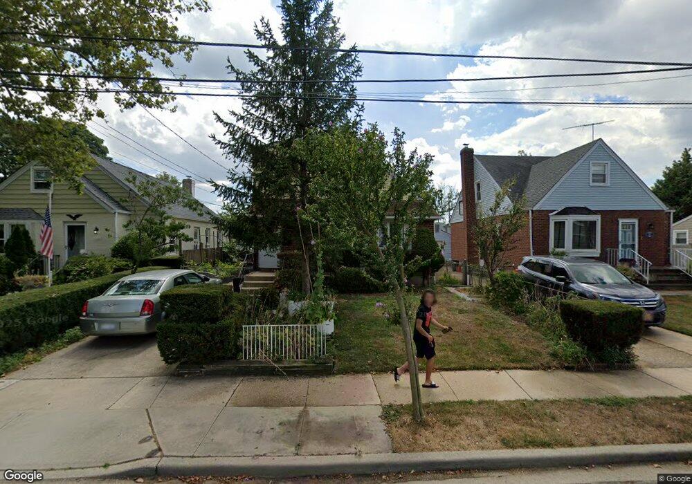 249 Parker Ave, West Hempstead, NY 11552 - photo 1