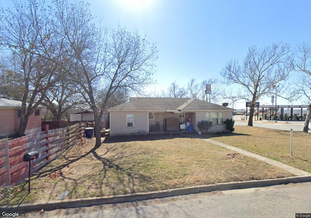 405 W Collom St, Decatur, TX 76234 - photo 1
