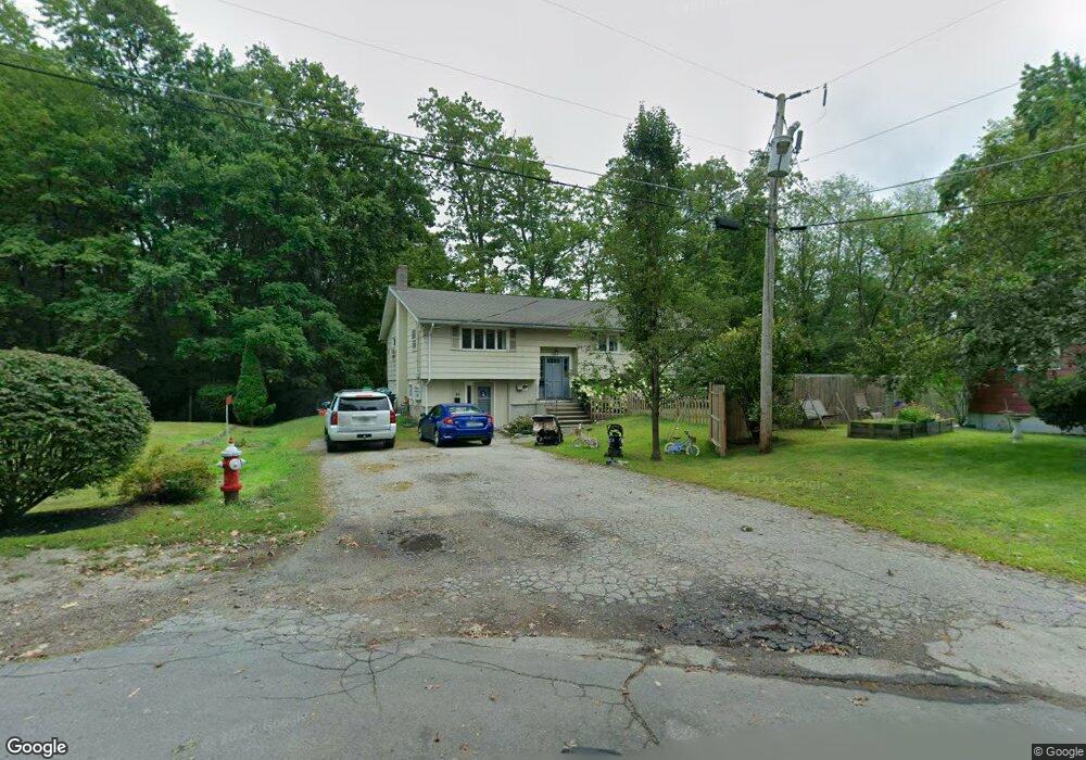 32 Oakwood Cir, Milford, NH 03055 - photo 1