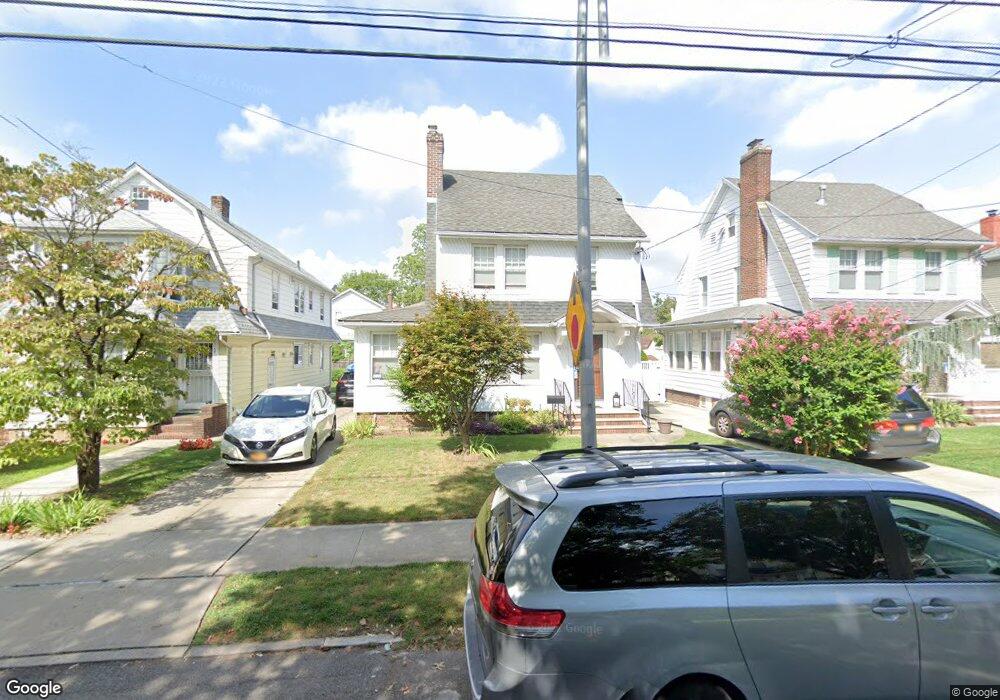 4312 167th St, Flushing, NY 11358 - photo 1