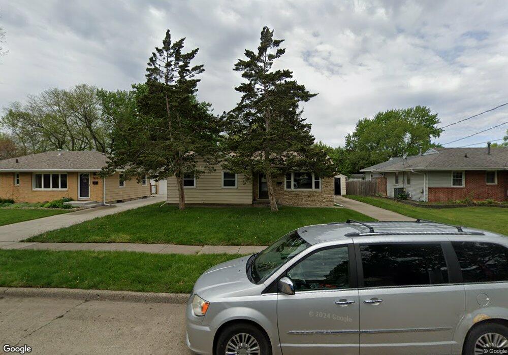 1900 E 27th Ct, Des Moines, IA 50317 - photo 1