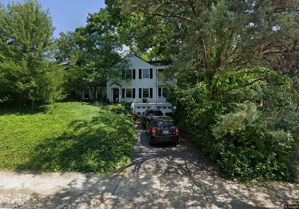 155 E Torrence Rd, Columbus, OH 43214 - photo 1