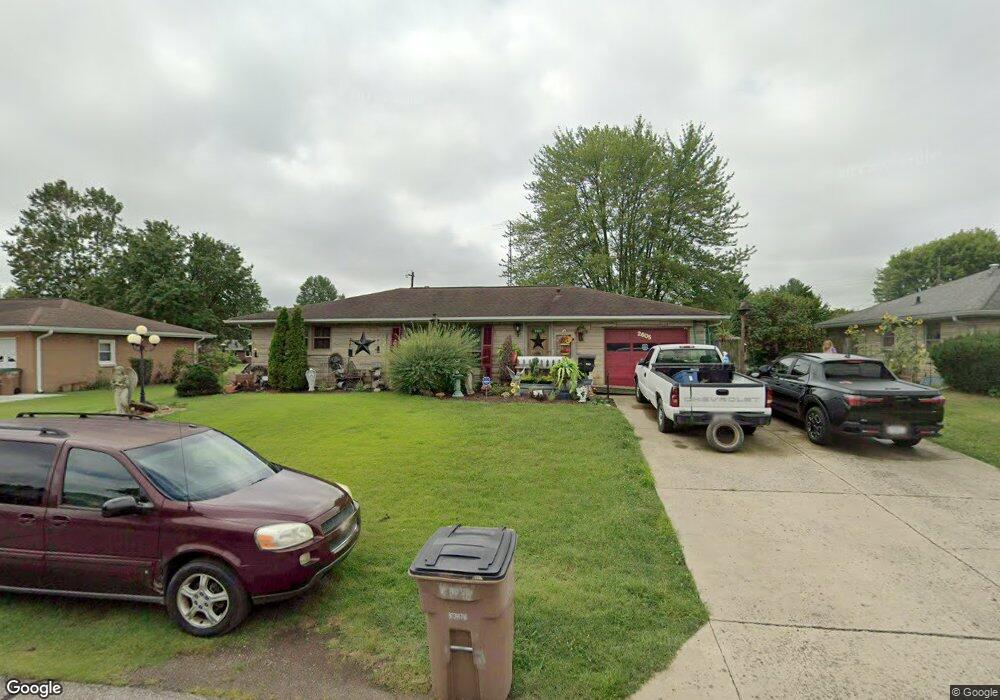 2605 15th St, Columbus, IN 47201 - photo 1