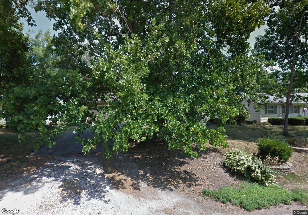 1212 Grandview Ave, Jacksonville, IL 62650 - photo 1