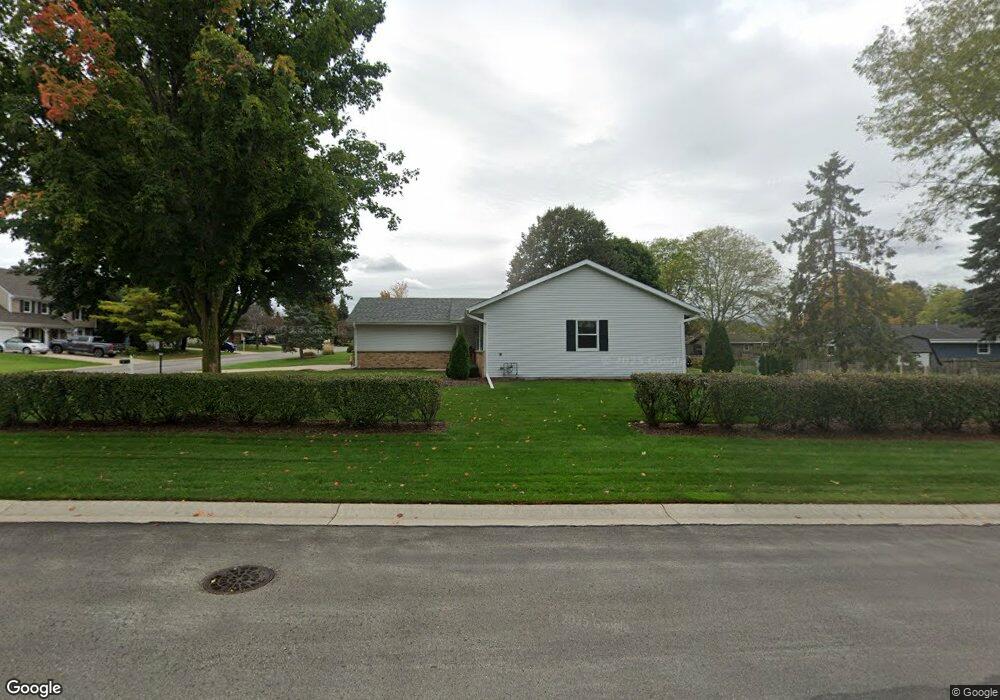 W163N10615 Ridgeview Ln, Germantown, WI 53022 - photo 1