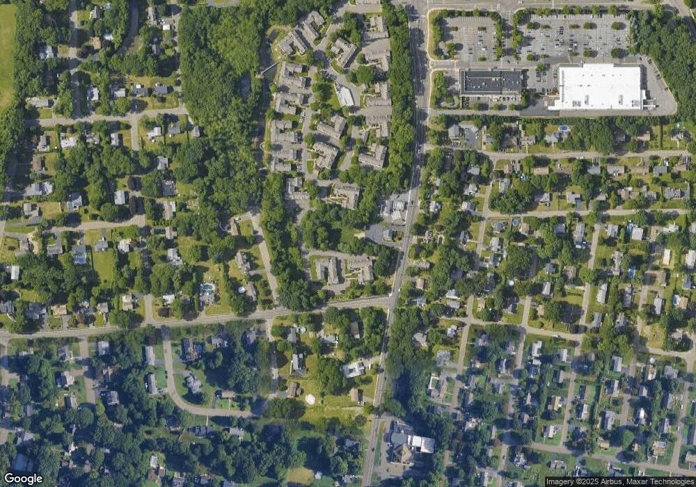 304 Hadley Dr, Trumbull, CT 06611 - photo 1