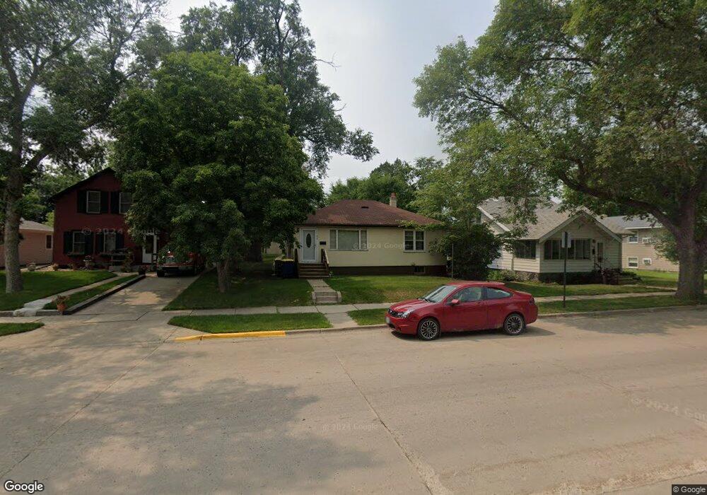 816 2nd Ave SW, Jamestown, ND 58401 - photo 1