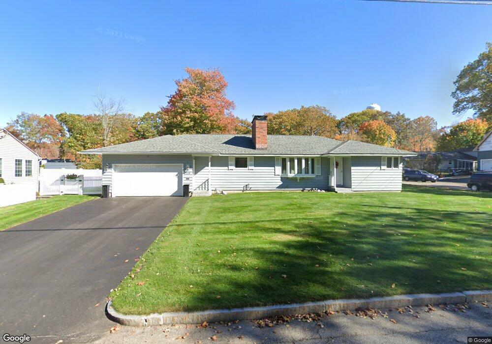 123 Mayflower Dr, Manchester, NH 03104 - photo 1