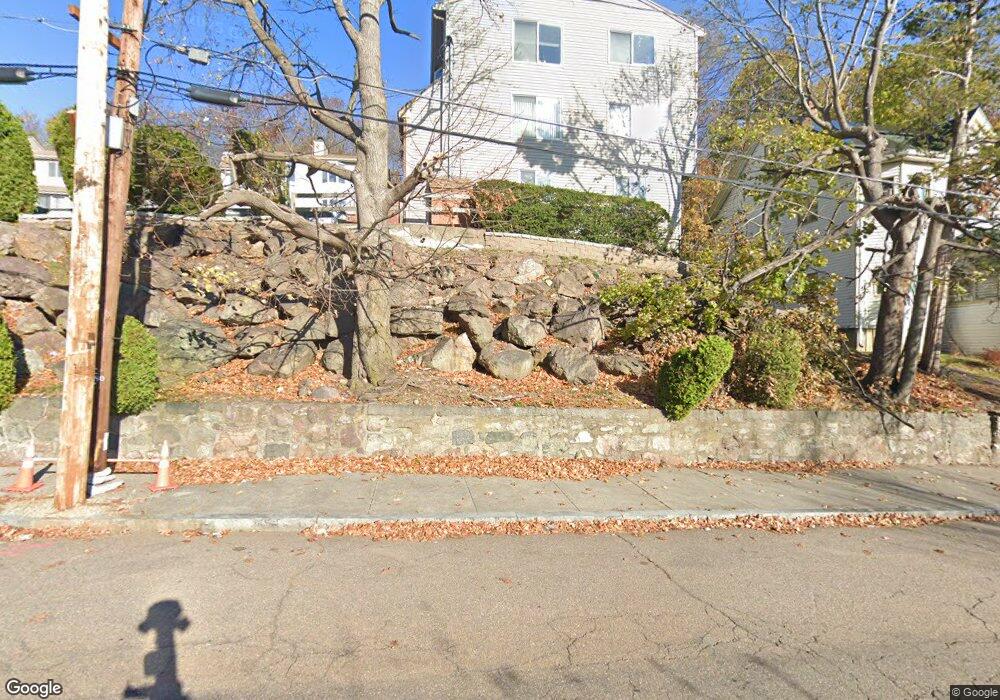 1052 Salem St, Malden, MA 02148 - photo 1