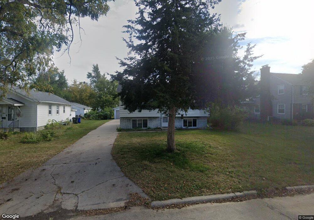 2911 Iowa Ave SE, Cedar Rapids, IA 52403 - photo 1