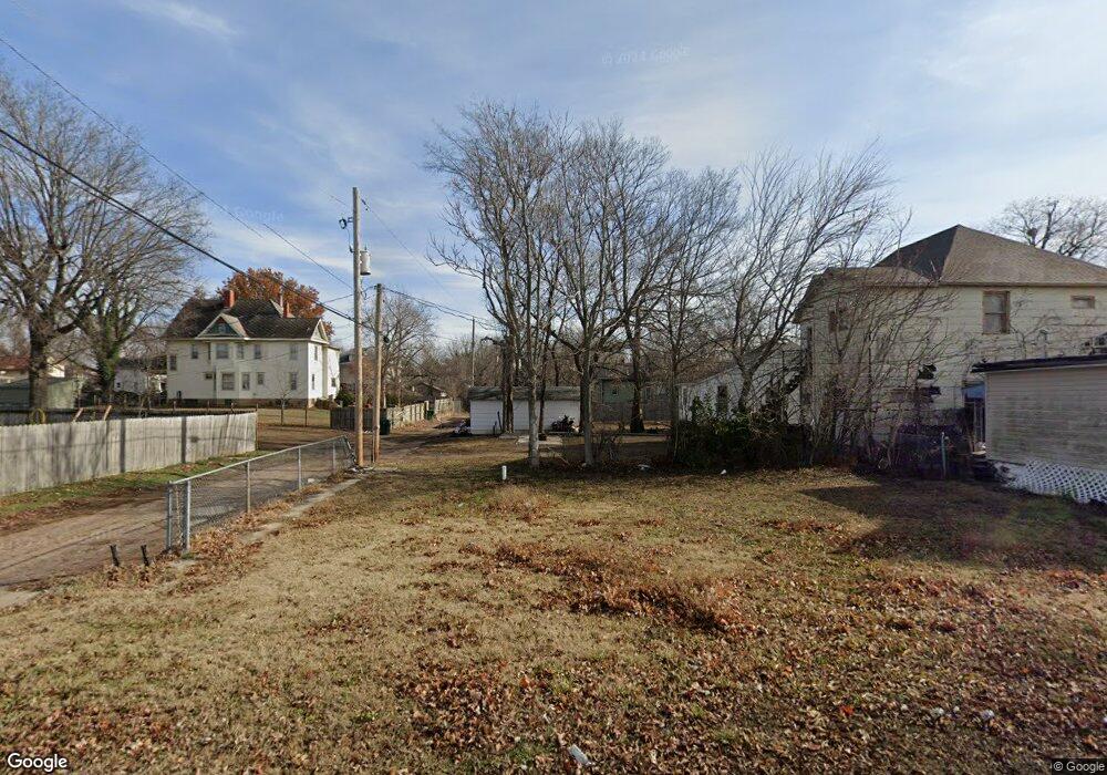 312 S 16th St, Parsons, KS 67357 - photo 1