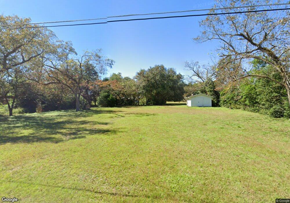 907 Holly St, Blackshear, GA 31516 - photo 1