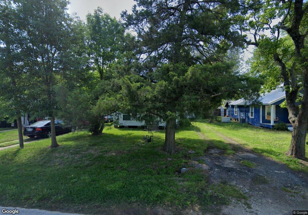 309 Oxford St, Tomball, TX 77375 - photo 1