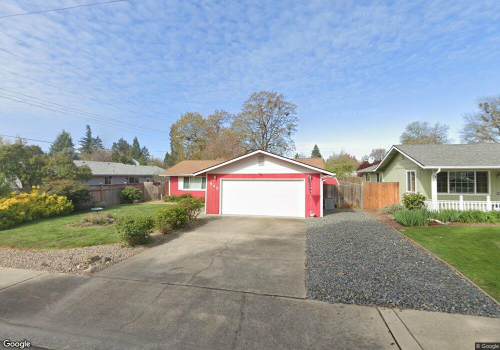 940 SE Fern St, Grants Pass, OR 97526 - photo 1