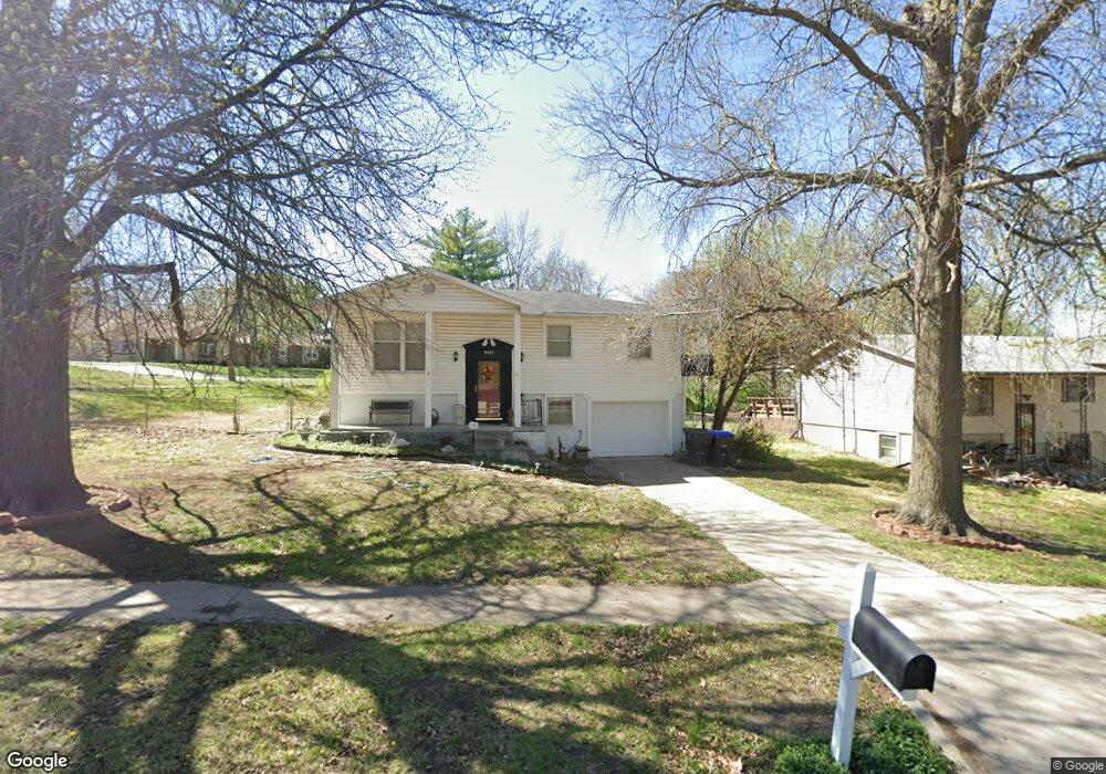 5101 SW 33rd St, Topeka, KS 66614 - photo 1