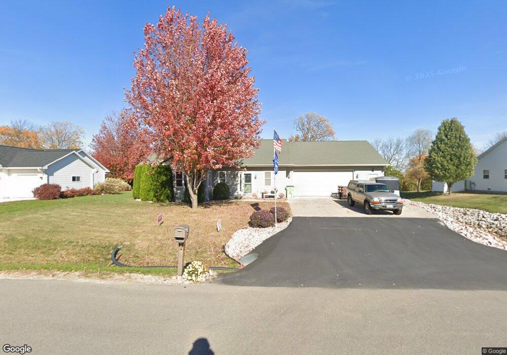 W5772 Hoelzel Way, Appleton, WI 54915 - photo 1