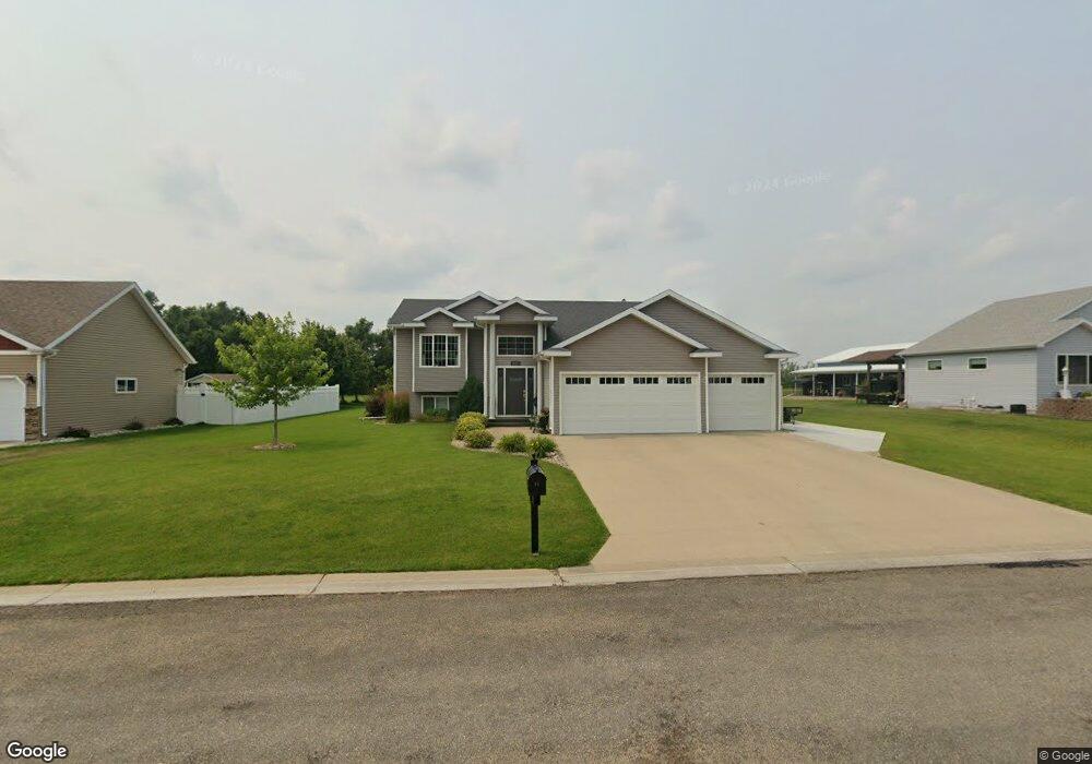 621 21st Ave NE, Jamestown, ND 58401 - photo 1