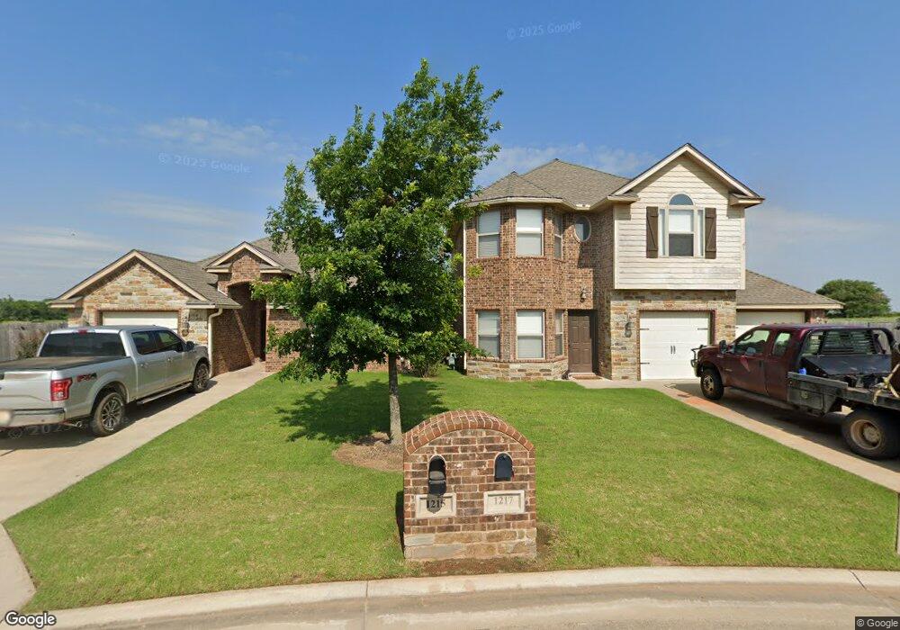 1215 Kensington Ln, Elgin, OK 73538 - photo 1