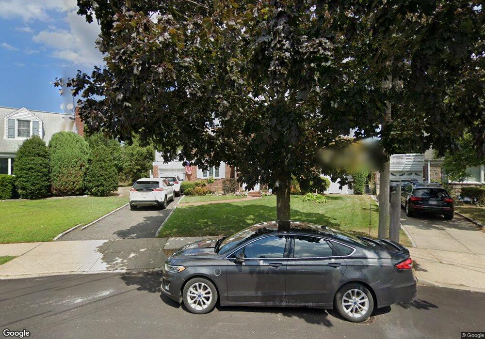 218 Groton Place, West Hempstead, NY 11552 - photo 1