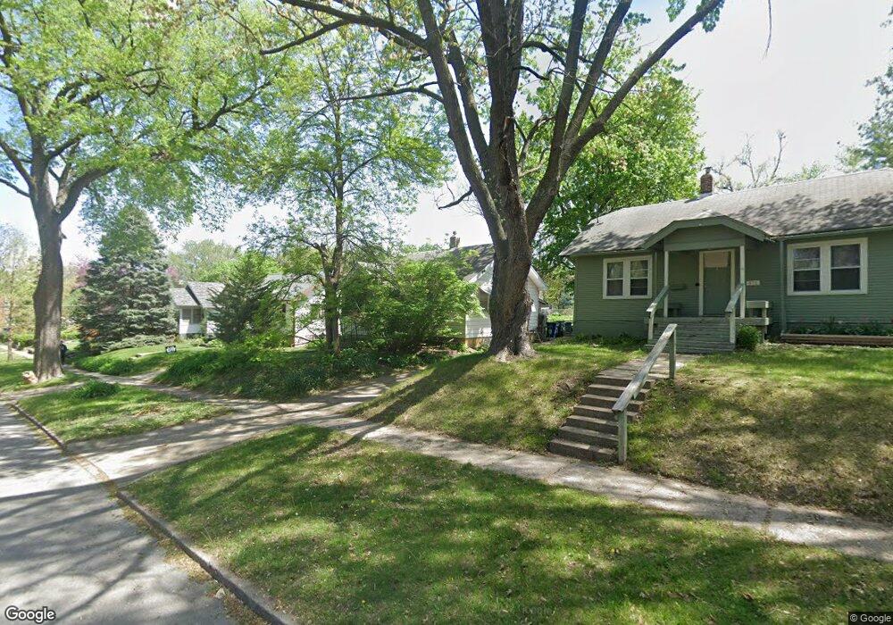 915 41st St, Des Moines, IA 50312 - photo 1
