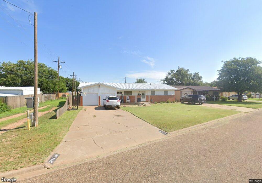 3014 W 18th St, Plainview, TX 79072 - photo 1