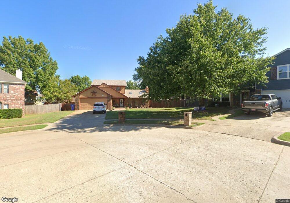 206 W Quanah Ct, Broken Arrow, OK 74011 - photo 1