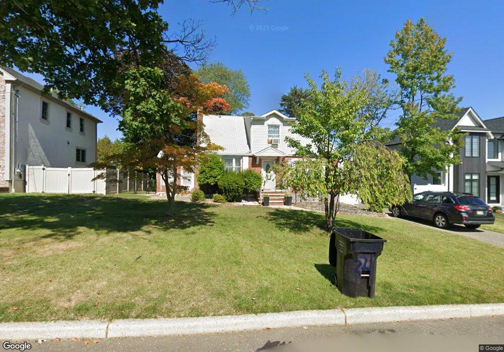 221 Lentz Ave, Paramus, NJ 07652 - photo 1