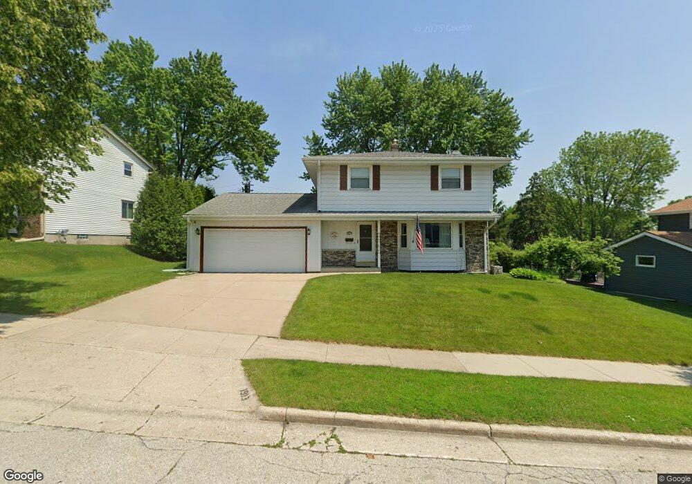 1919 Manhattan Dr, Waukesha, WI 53186 - photo 1