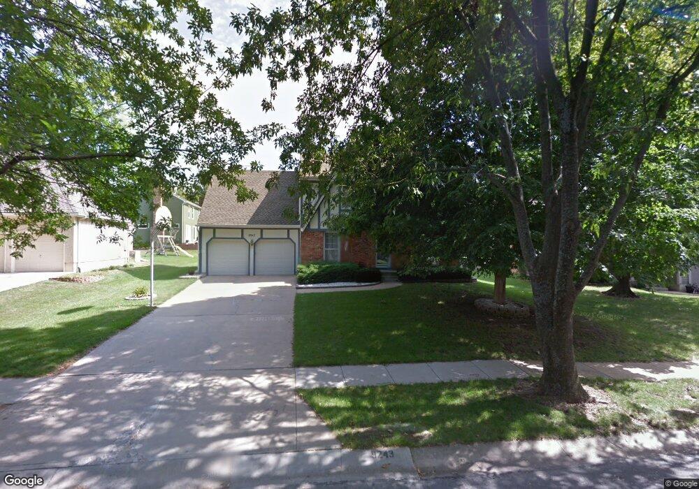 9243 Twilight Ln, Lenexa, KS 66219 - photo 1