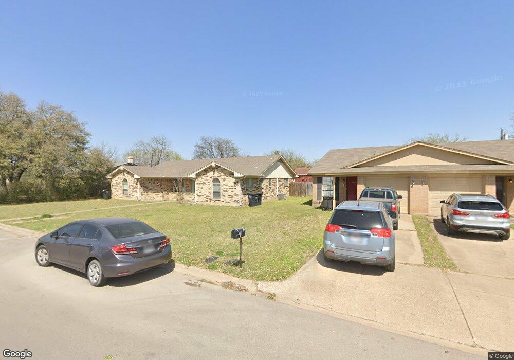 1910 Starling Ct, Cleburne, TX 76033 - photo 1