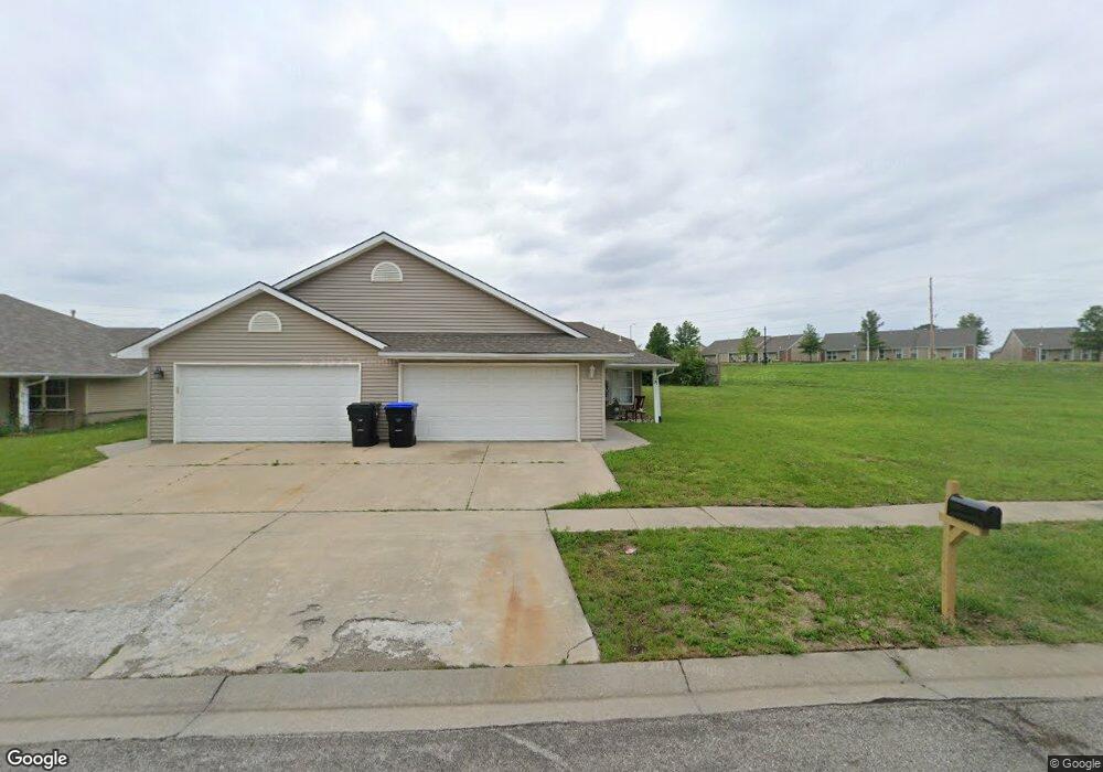 3715 SW Moundview Ct, Topeka, KS 66610 - photo 1