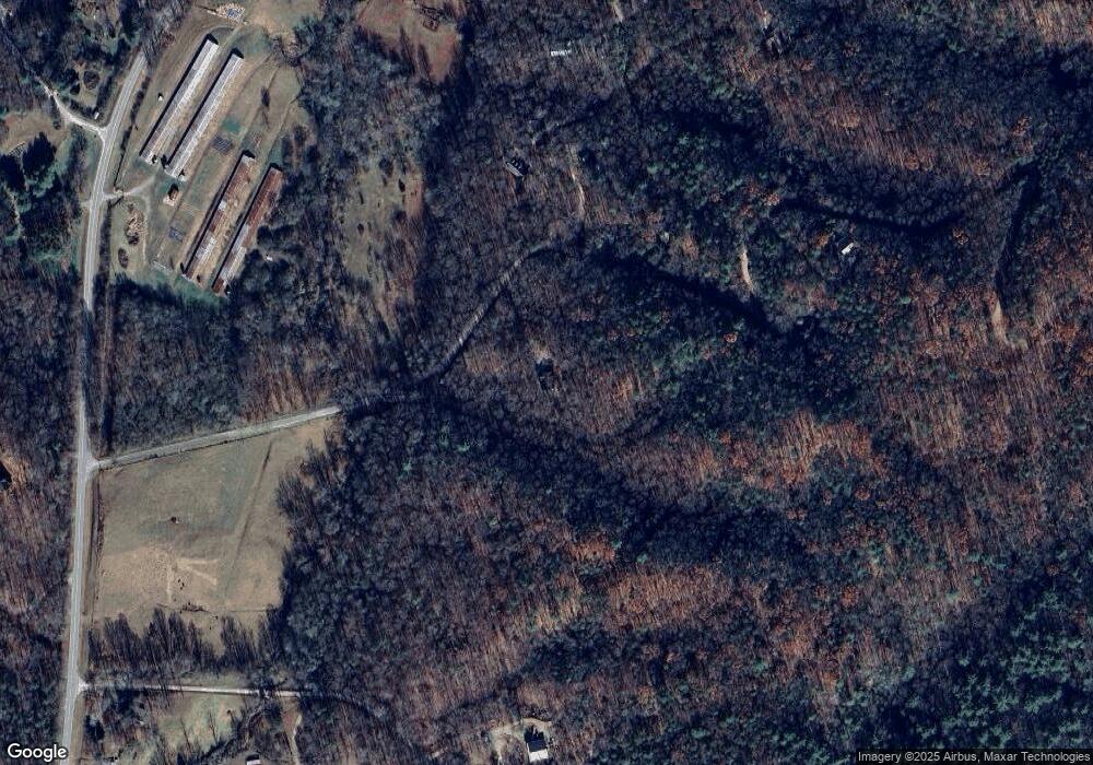 210 Oak Forest Dr, Clarkesville, GA 30523 - photo 1