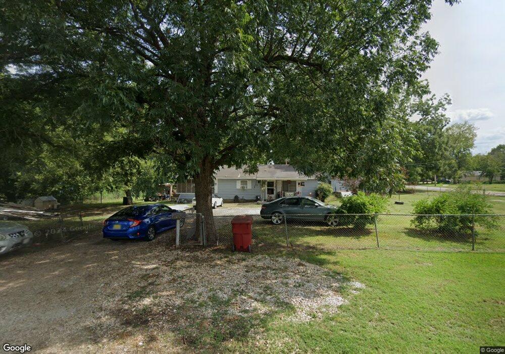 411 W Dalton St, Hugo, OK 74743 - photo 1