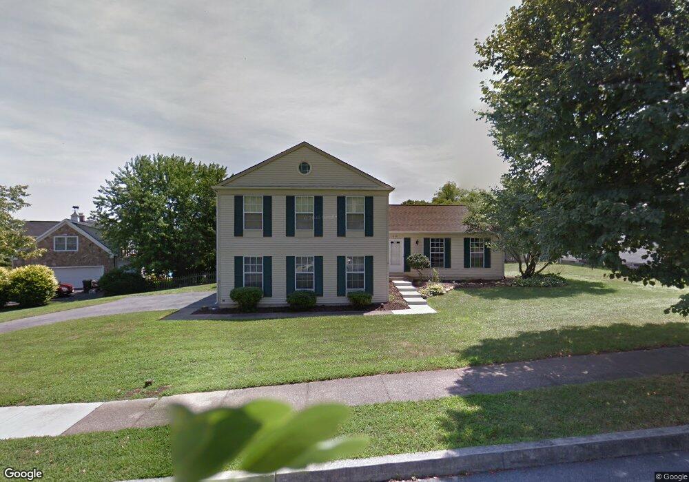 358 Lamp Post Ln, Hershey, PA 17033 - photo 1