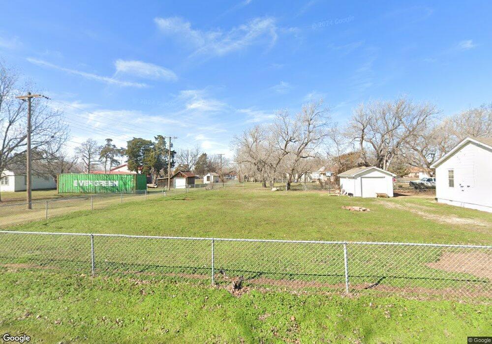 312 NW 6th St, Cache, OK 73527 - photo 1