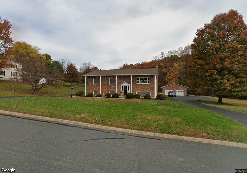 7011 Stratford Dr, Sykesville, MD 21784 - photo 1