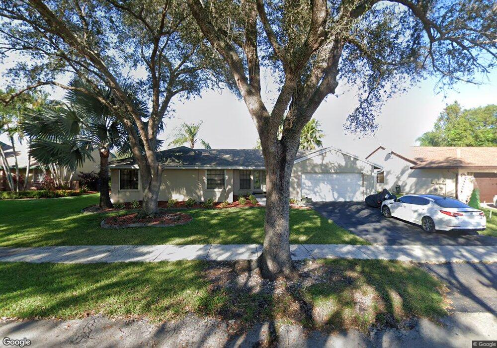 13540 10 Ave, Davie, FL 33325 - photo 1