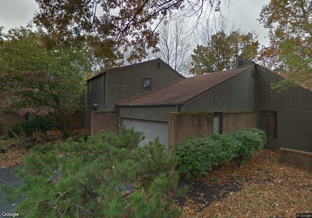 1623 Coppertree Ln, Columbus, OH 43232 - photo 1