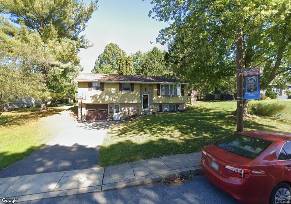 605 Hill St, Mount Joy, PA 17552 - photo 1