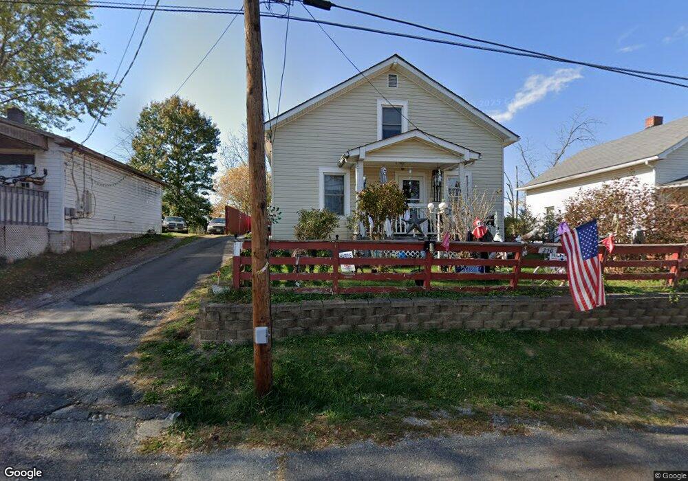 210 Bertha St, Pulaski, VA 24301 - photo 1