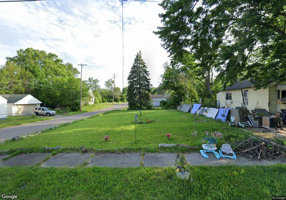 801 E Holbrook Ave, Flint, MI 48505 - photo 1