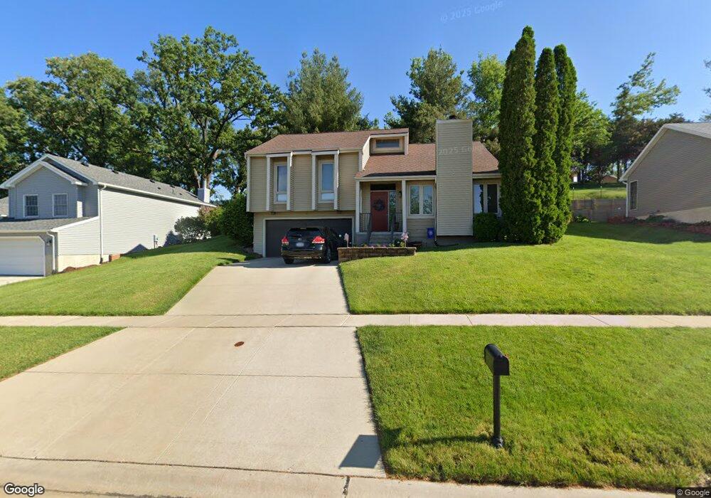 2414 Camelot Ave NW, Cedar Rapids, IA 52405 - photo 1