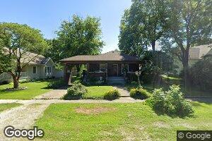 414 S Pine St, Nokomis, IL 62075