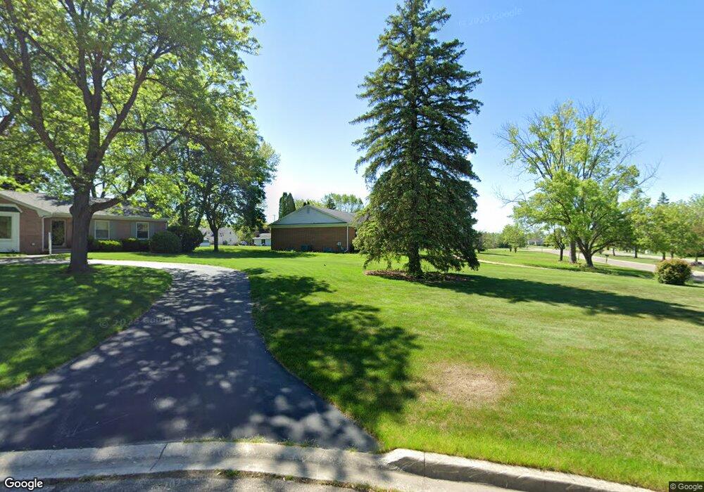 1032 Stonegate Ct, Flint, MI 48532 - photo 1