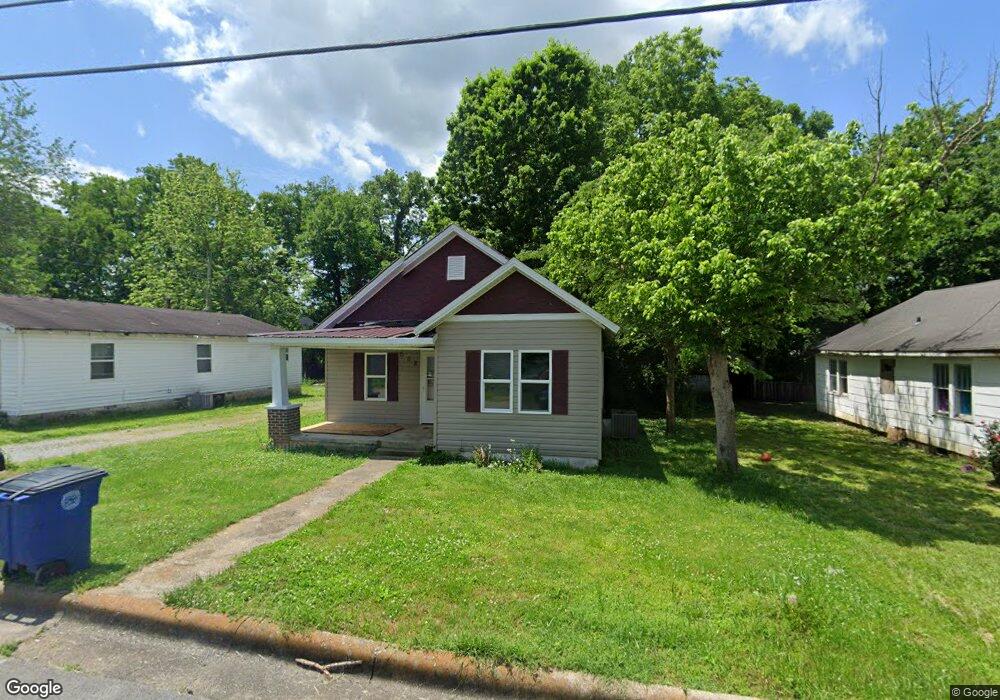 608 Landers St, Shelbyville, TN 37160 - photo 1