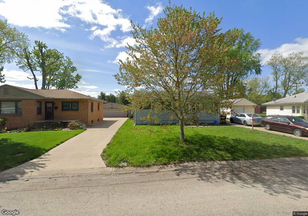 195 Mayfair Dr, Lincoln, IL 62656 - photo 1