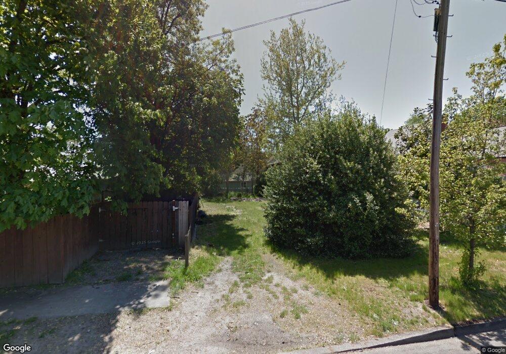 609 NW B St, Grants Pass, OR 97526 - photo 1