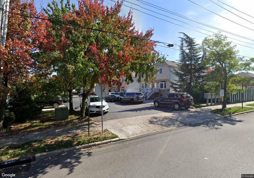 27 Salamander Ct, Staten Island, NY 10309 - photo 1